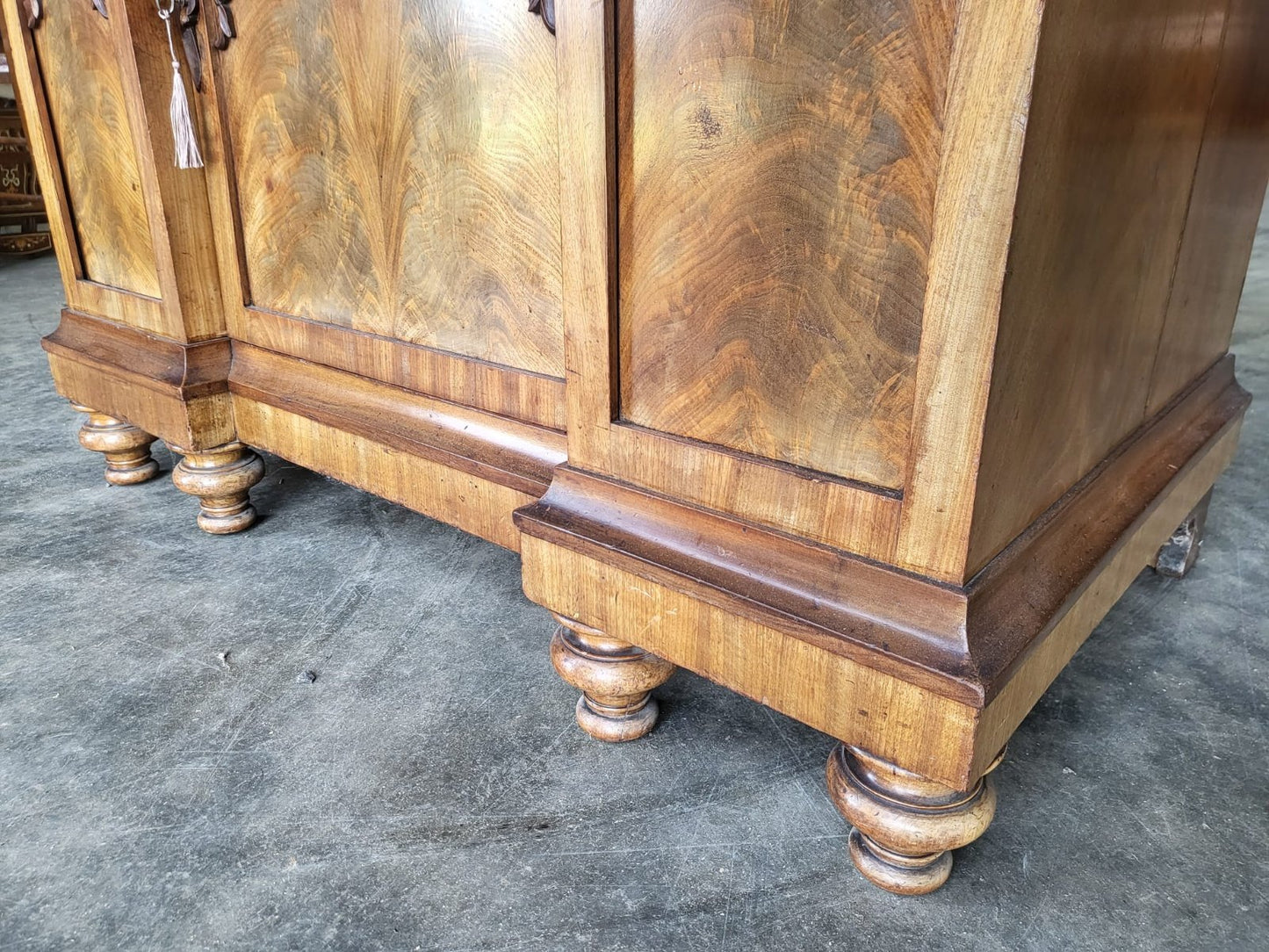 Antique mahogany small break front glazed bookcase cabinet cupboard