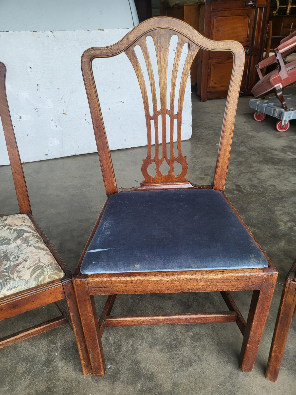 Four 4 antique Georgian mixed dining chairs drop in seats