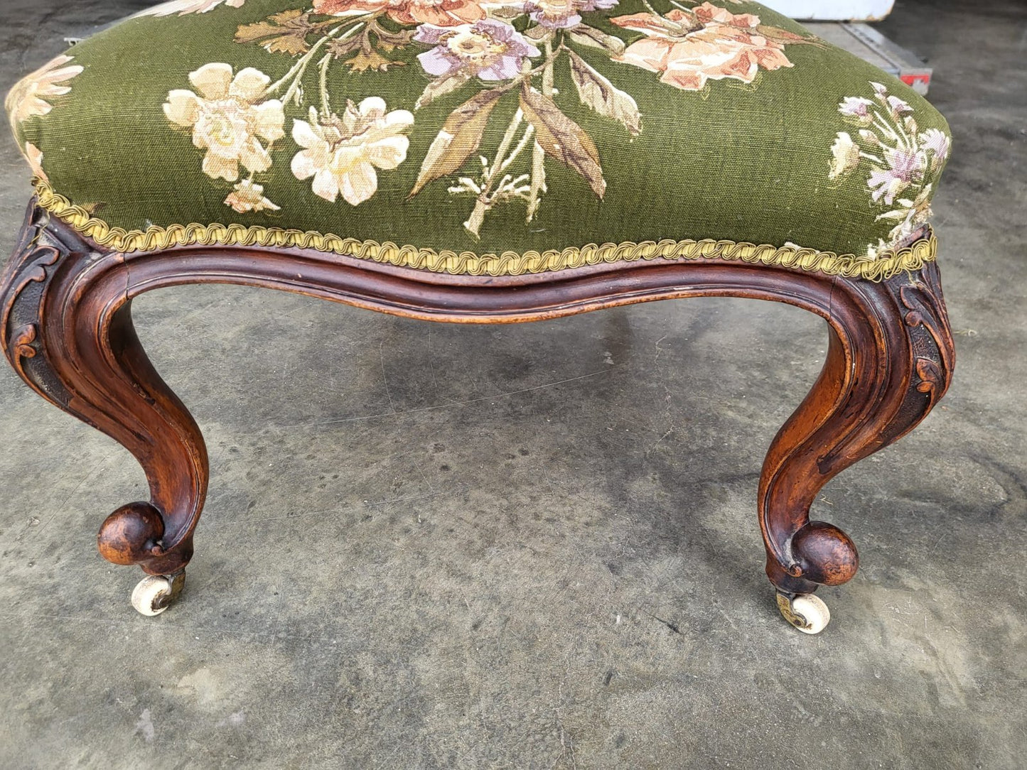 Antique Victorian small nursing bedroom bathroom chair cabriole legs