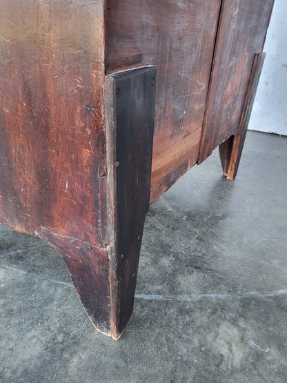 Antique Victorian small bow front 2 over 2 chest of drawers