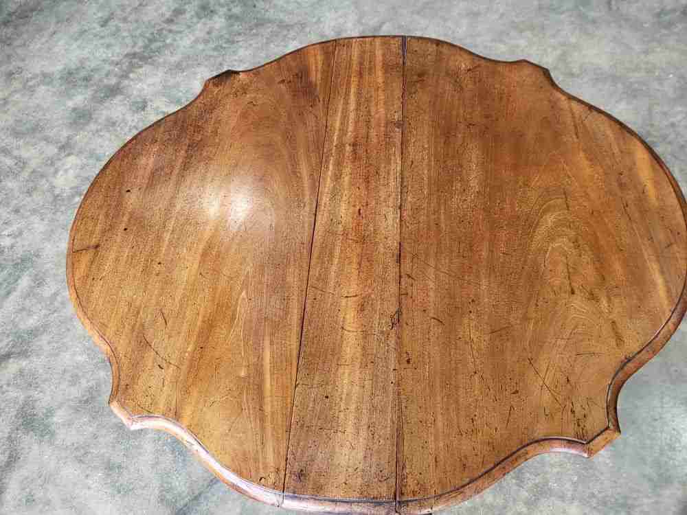 Antique gate leg drop leaf Sutherland dining occasional table seat 4