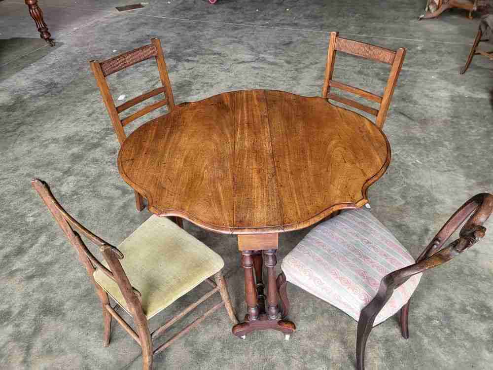 Antique gate leg drop leaf Sutherland dining occasional table seat 4