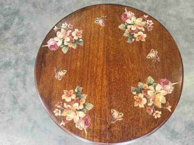 Vintage 20thC round oak 2 tier floral side end occasional table