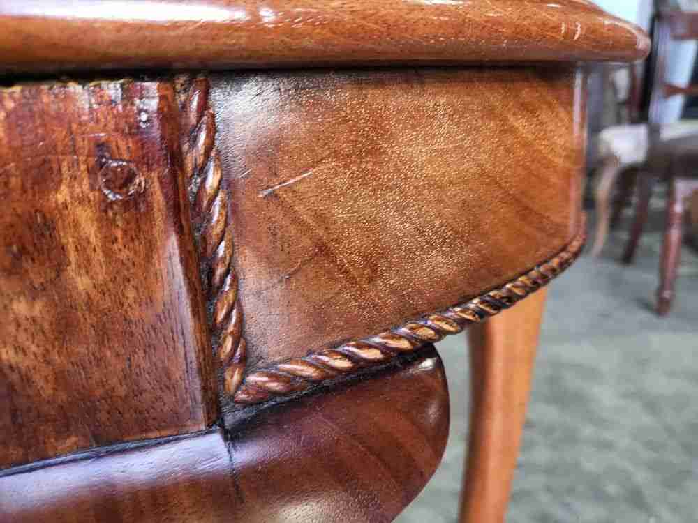 Antique Edwardian round side end lamp table cabriole legs rope edging