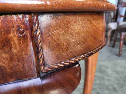 Antique Edwardian round side end lamp table cabriole legs rope edging