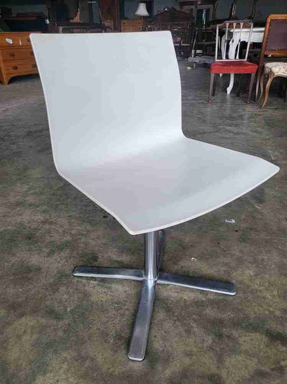 White 70's style  office swivel  chair chrome star base