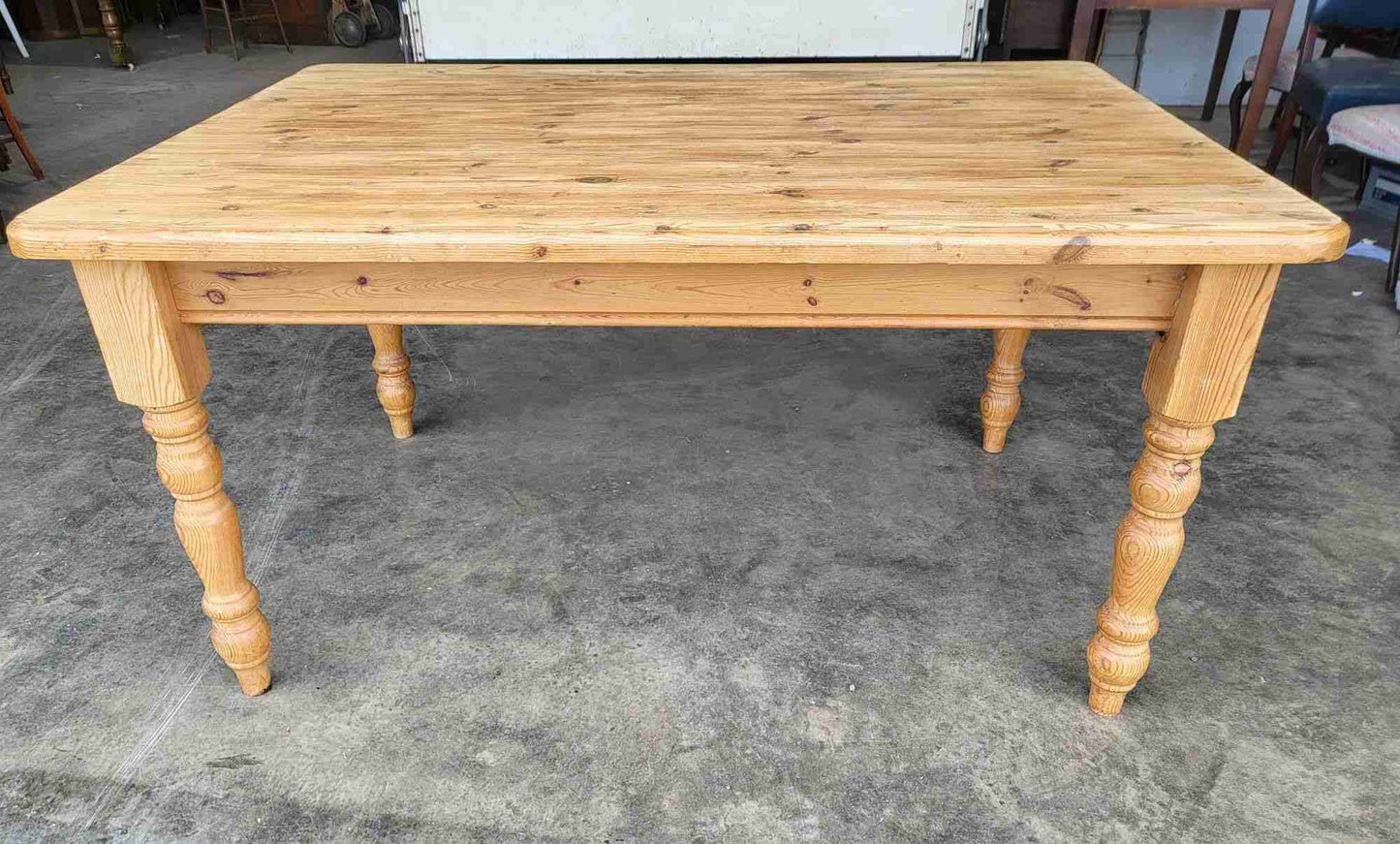 Pine kitchen dining table turned legs seat 6