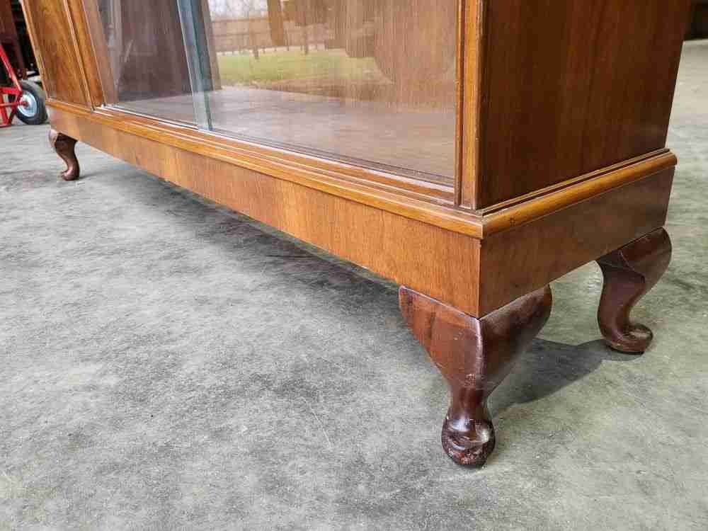 Vintage 20thC 1970's walnut low bookcase cabinet shelves glass doors