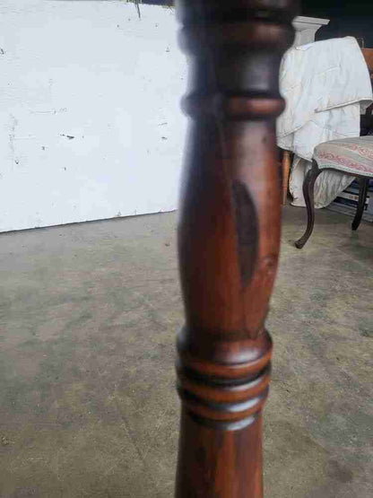 Antique Georgian round tripod pod side end lamp table