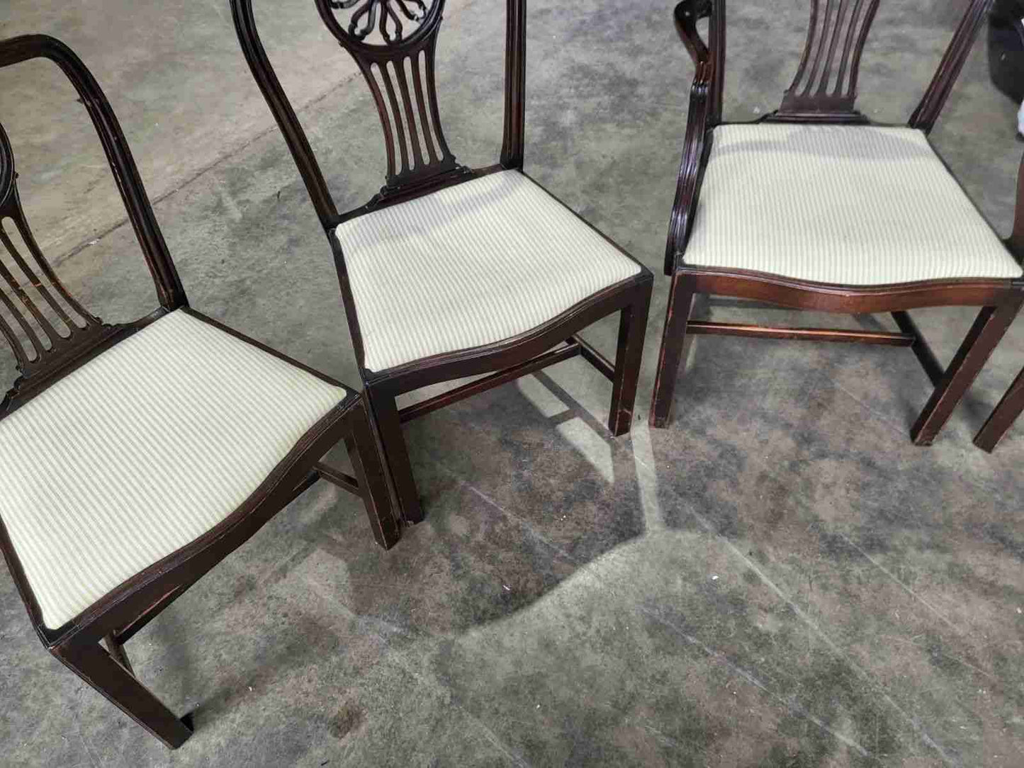 Six antique serpentine Georgian? mahogany dining chairs slat back carvers