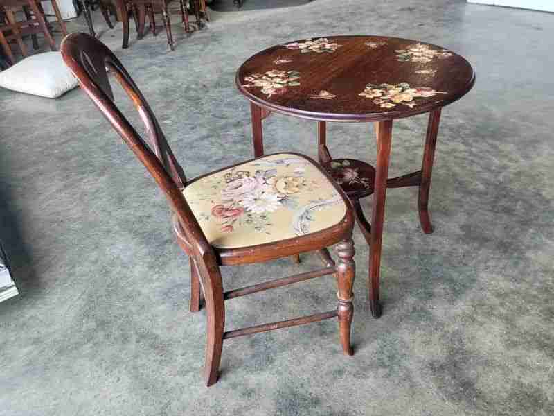 Vintage 20thC round oak 2 tier floral side end occasional table