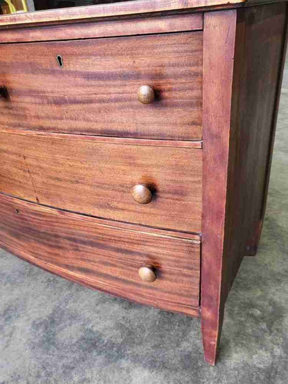 Vintage 20thC bow front chest of drawers 2 over 2 tapered legs