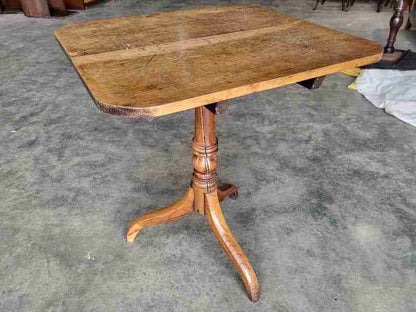 Antique Georgian square tripod occasional side dining table