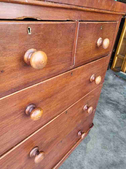 Antique Victorian mahogany 2 over 3 chest of drawers knob handles