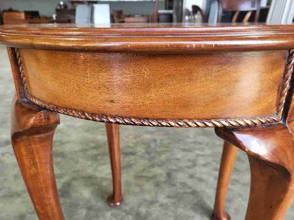 Antique Edwardian round side end lamp table cabriole legs rope edging