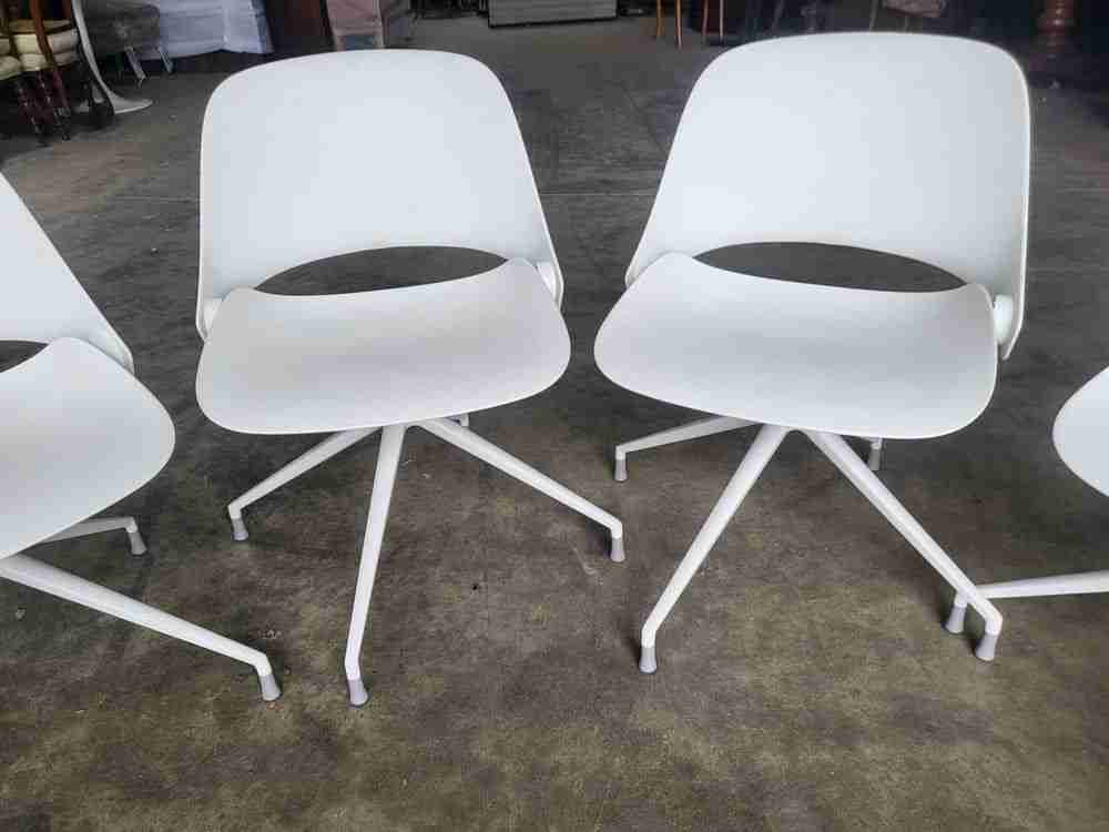 Six Humanscale Trea white 4 metal legs office dining chairs