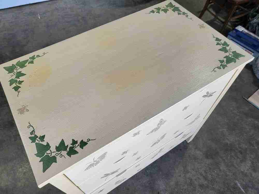 Small painted chest of drawers butterfly decoration 3 drawers