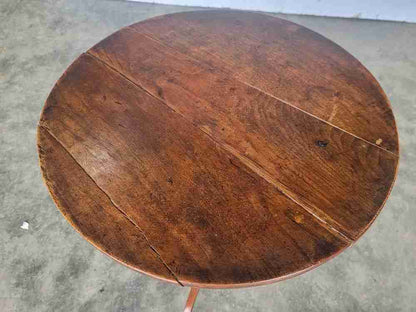 Antique Georgian round tripod pod side end lamp table