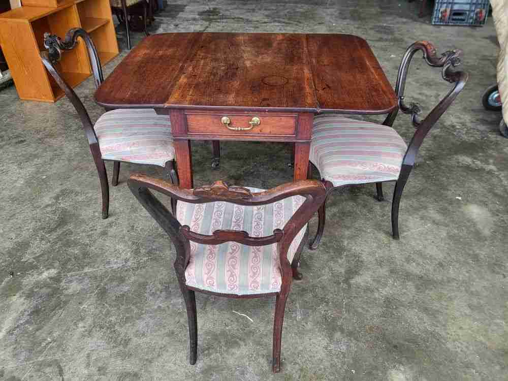 Antique Victorian Pembroke drop leaf dining occasional table drawer