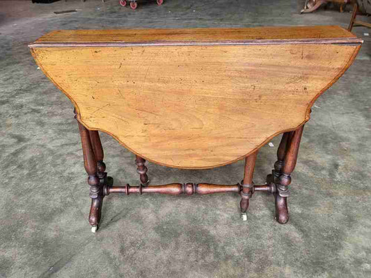 Antique gate leg drop leaf Sutherland dining occasional table seat 4