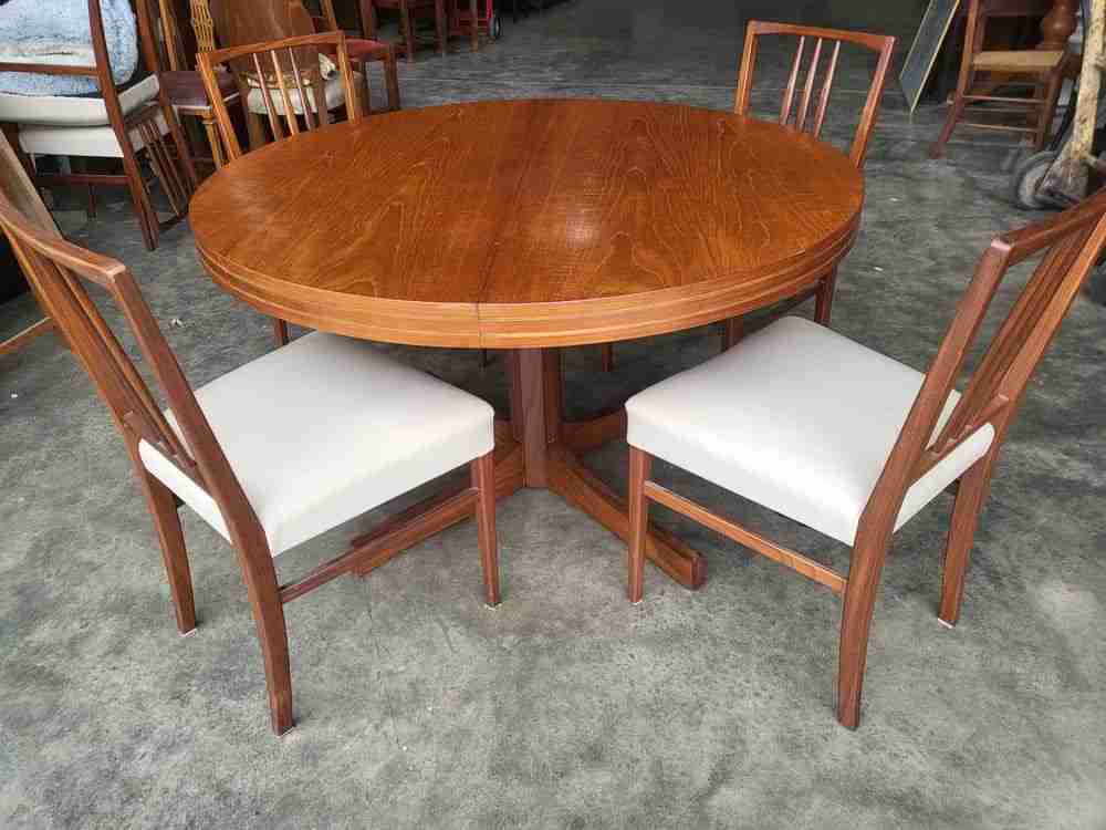 Vintage 20thC round teak pedestal dining table + 4 dining Chairs