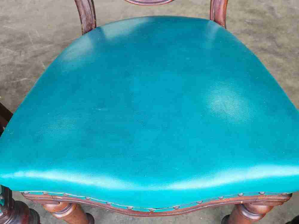 Antique Victorian 8 mixed mahogany dining chairs turned legs faux leather