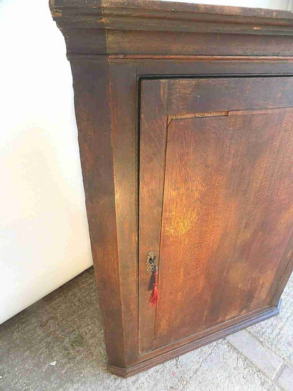 Victorian large oak corner cabinet with crimped shelves