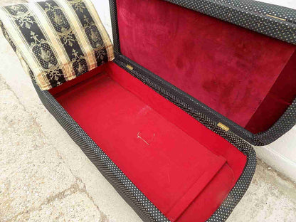 Vintage day bed with storage