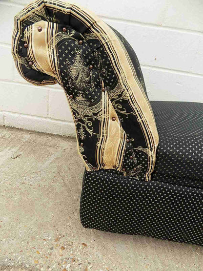 Vintage day bed with storage